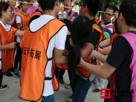 北京拓展訓(xùn)練活動(dòng)圖片