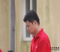 拓展訓(xùn)練感悟：拓展突破和跨越，訓(xùn)練親身體會(huì)