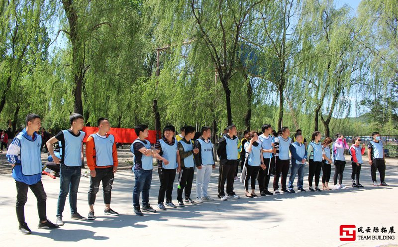 企業(yè)團(tuán)隊(duì)魔鬼式拓展訓(xùn)練營(yíng)心得體會(huì)（2700字）