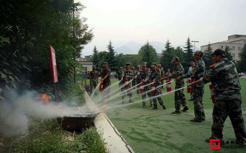 拓展軍訓
