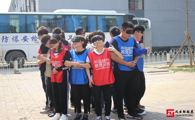 拓展活動(dòng)給我?guī)砹松羁痰母杏|五篇